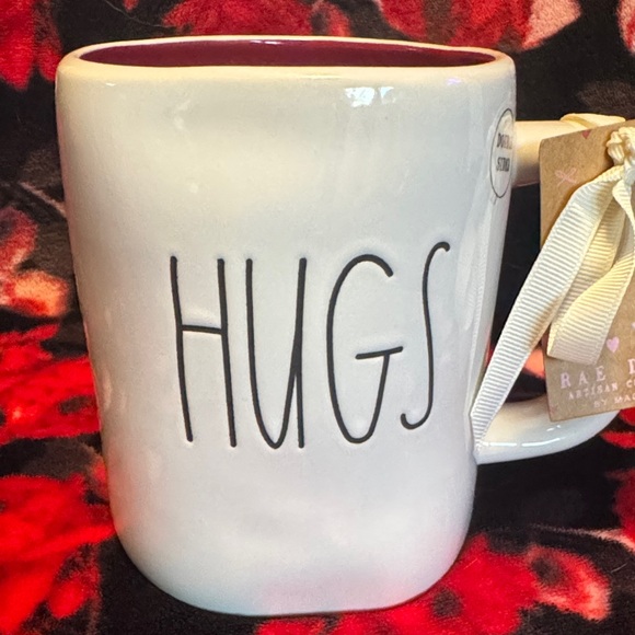 Rae Dunn White and Red 'Hugs' Mug - Picture 2 of 6